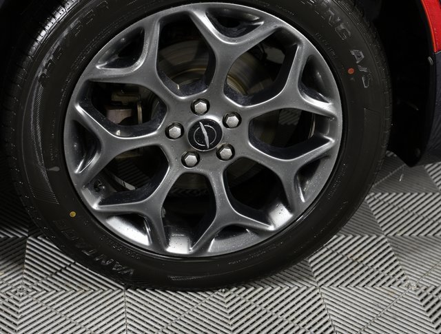 Used 2018 Chrysler 300 S image 7