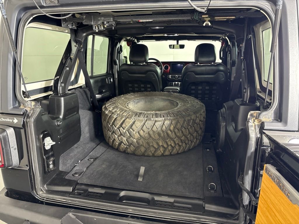Used 2021 Jeep Wrangler Unlimited Rubicon w/ Xtreme Recon 35" Tire Package AWD/4WD image 23