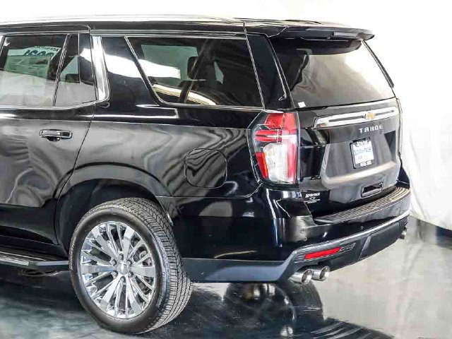 Used 2021 Chevrolet Tahoe Premier w/ Premium Package AWD/4WD image 10