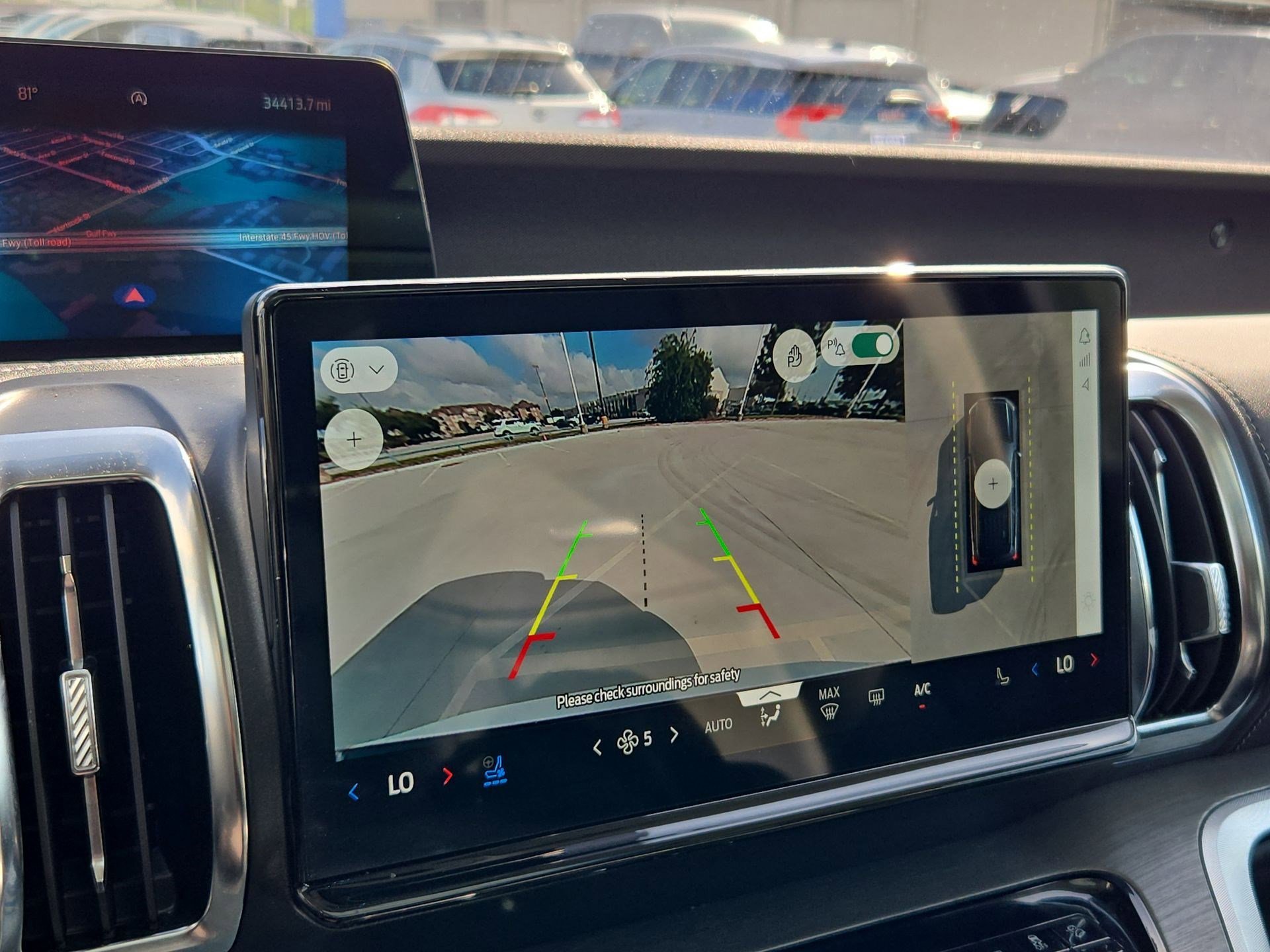 Used 2025 Ford Expedition Platinum image 26