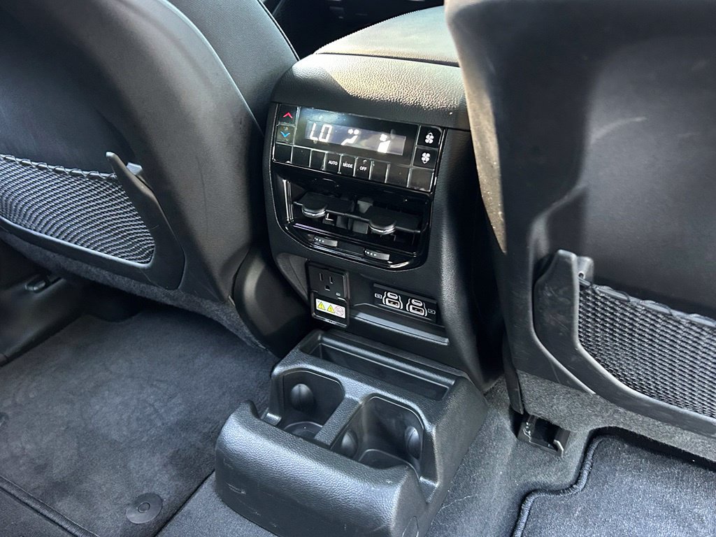 Used 2025 Jeep Grand Cherokee L Altitude RWD image 40
