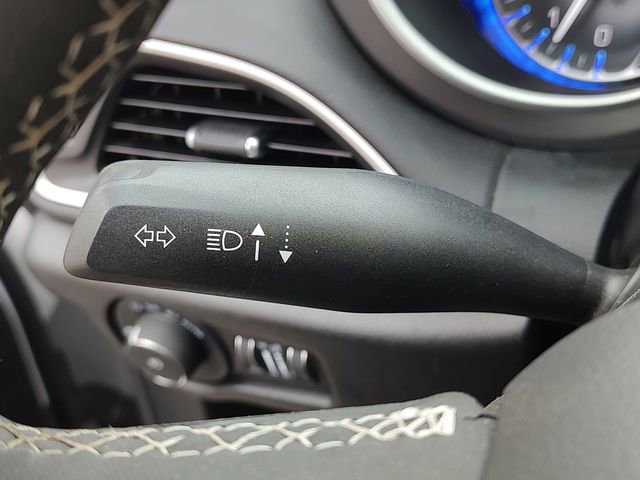 Used 2025 Chrysler Pacifica Select FWD image 22