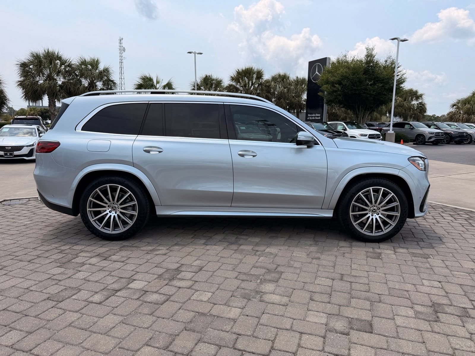 Used 2025 Mercedes-Benz GLS 450 4MATIC image 8