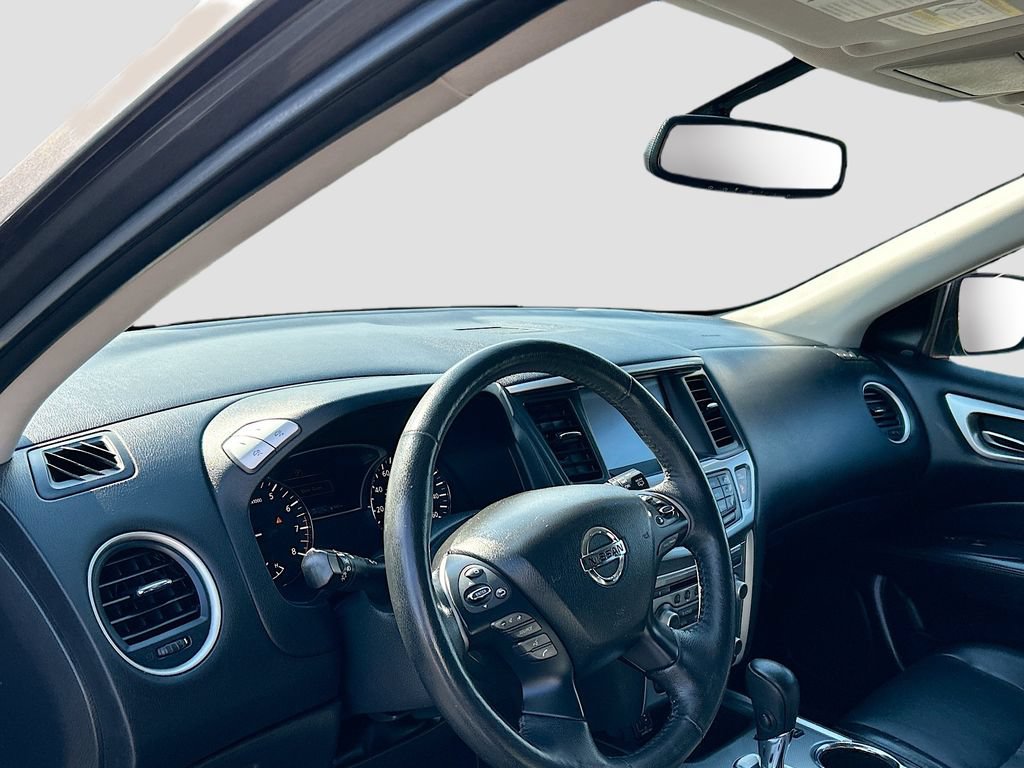 Used 2019 Nissan Pathfinder FWD image 9