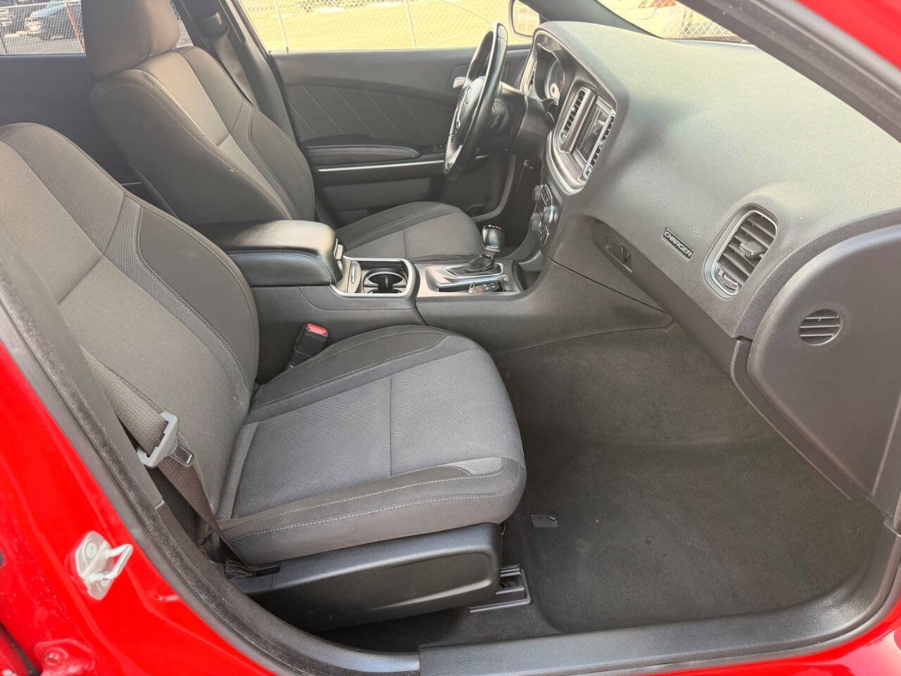 Used 2022 Dodge Charger SXT RWD image 33