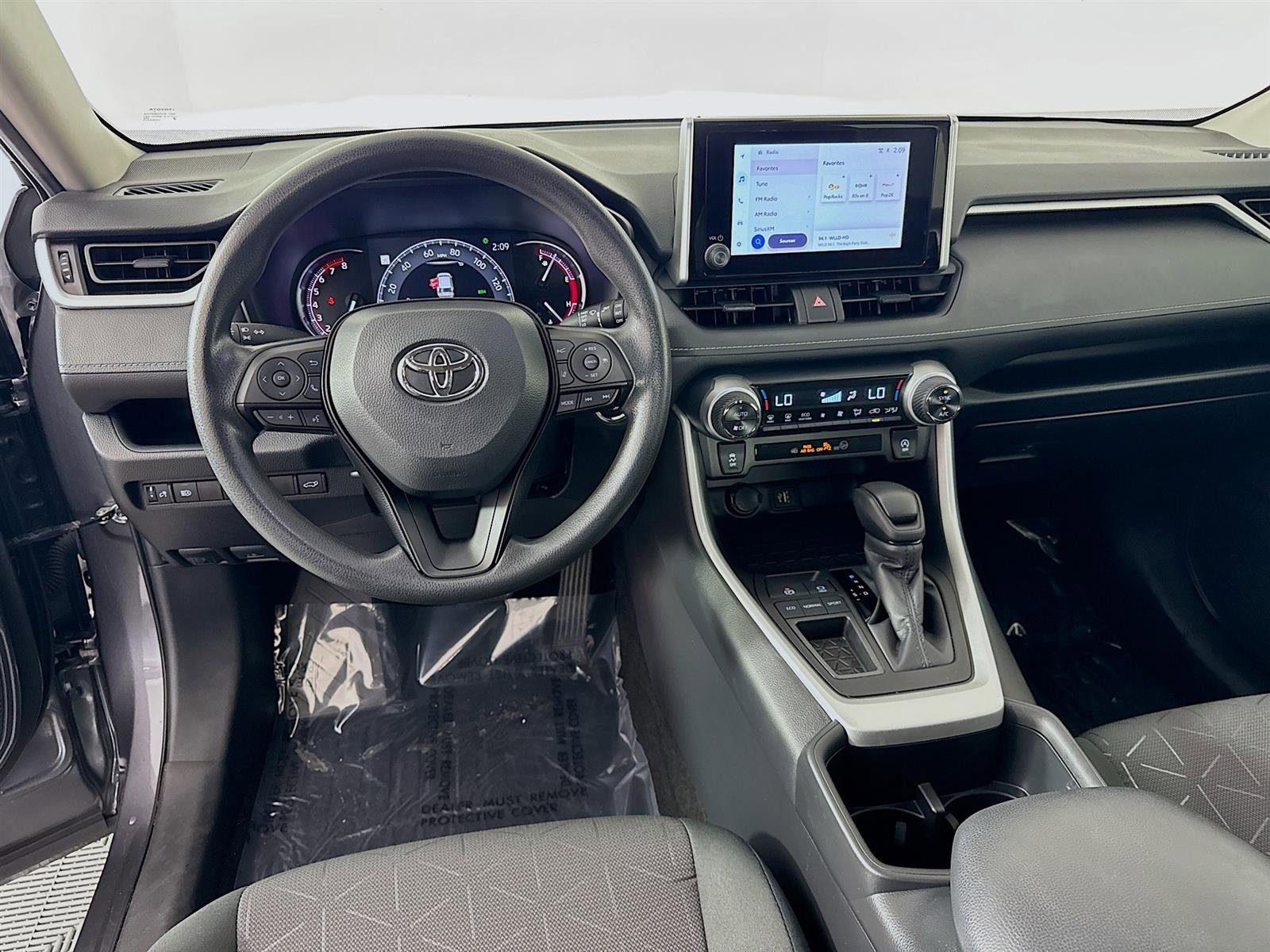 Used 2024 Toyota RAV4 XLE image 24