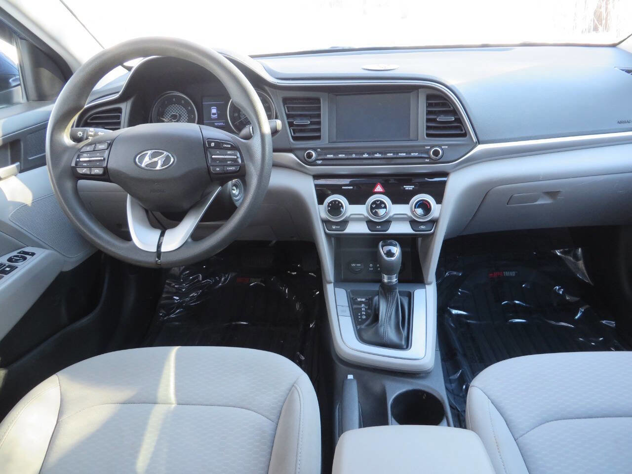 Used 2019 Hyundai Elantra SEL image 16