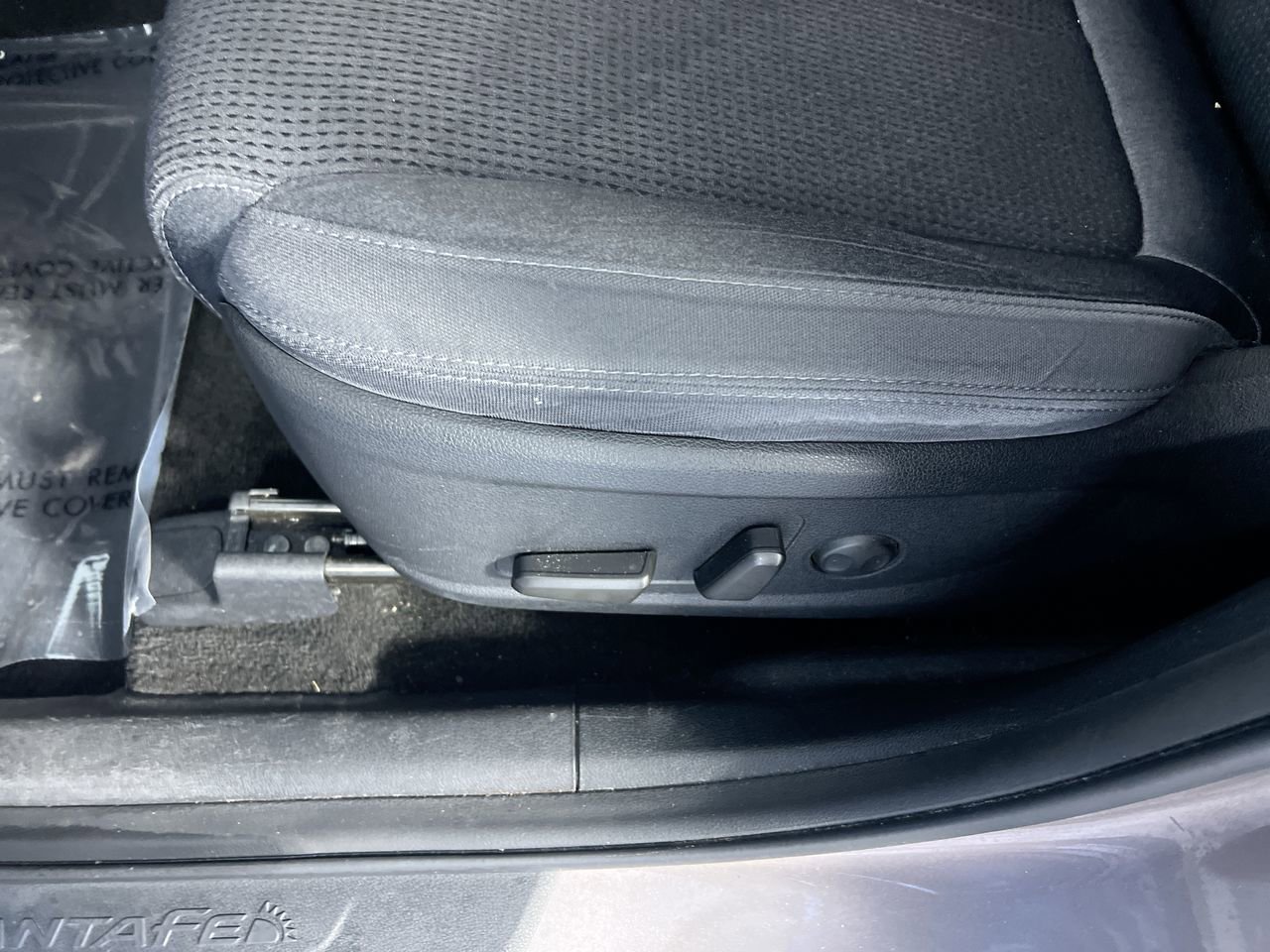 Used 2020 Hyundai Santa Fe SEL w/ Convenience Package image 13