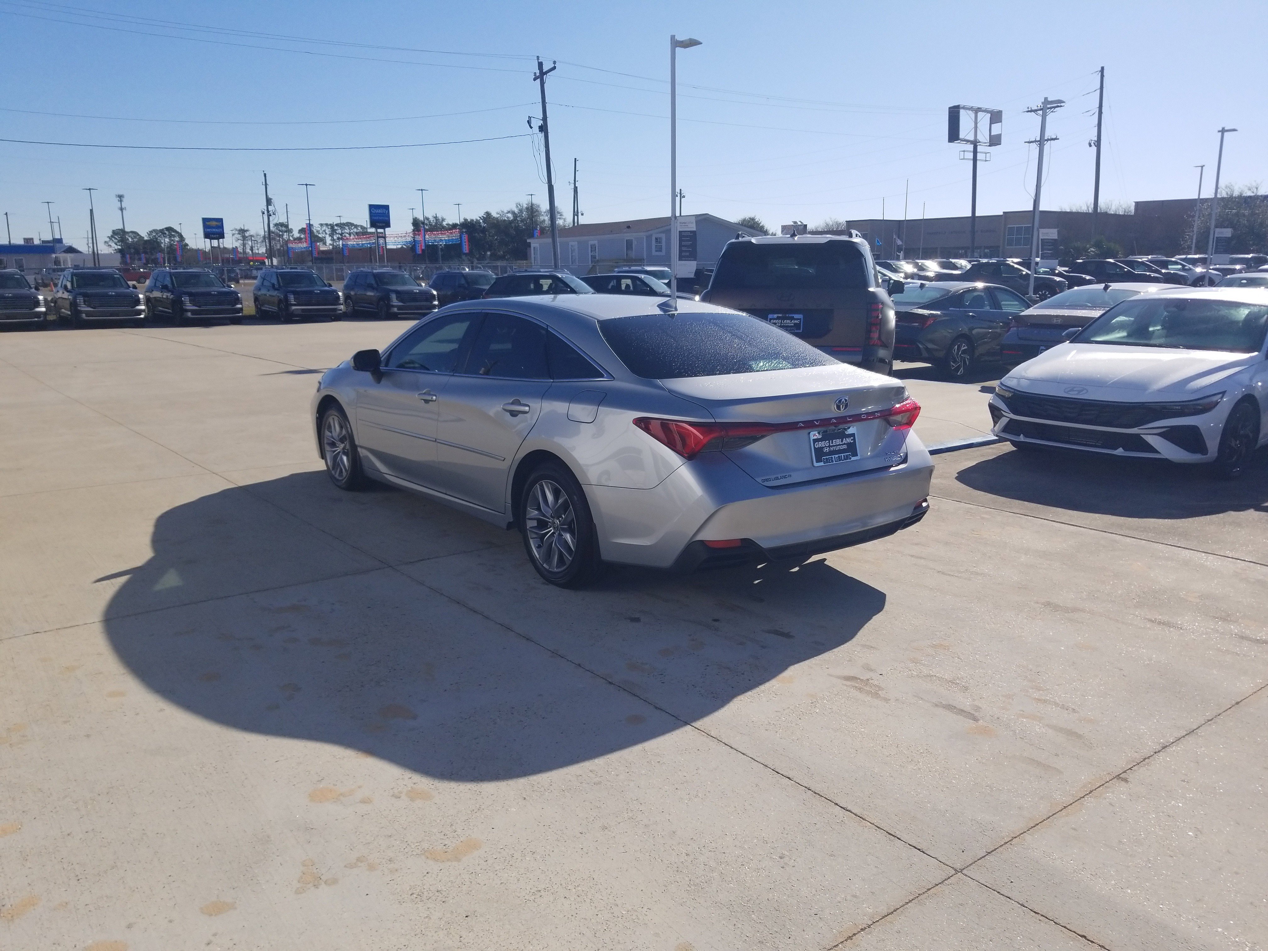 Used 2022 Toyota Avalon XLE FWD image 5
