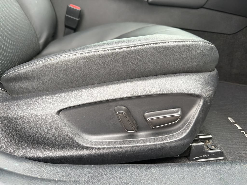 Used 2022 Toyota Camry XSE FWD image 15