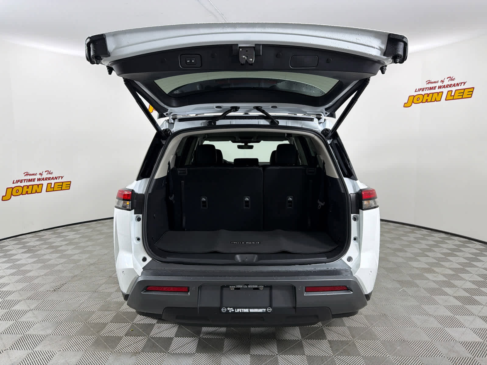 New 2026 Nissan Pathfinder SL image 5