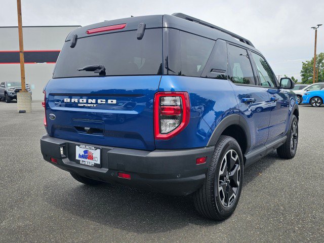 Used 2023 Ford Bronco Sport Outer Banks w/ Tech Package AWD/4WD image 3
