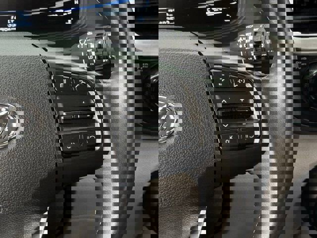 Used 2024 Hyundai Venue SEL image 18