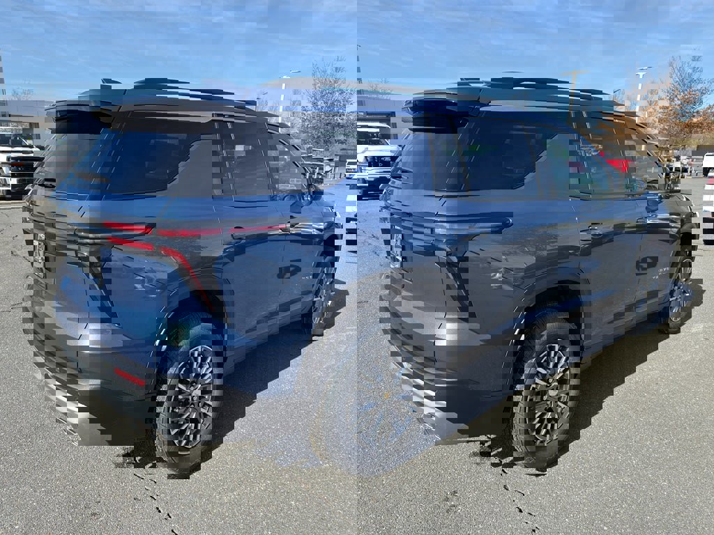 New 2026 Chevrolet Traverse LT image 7