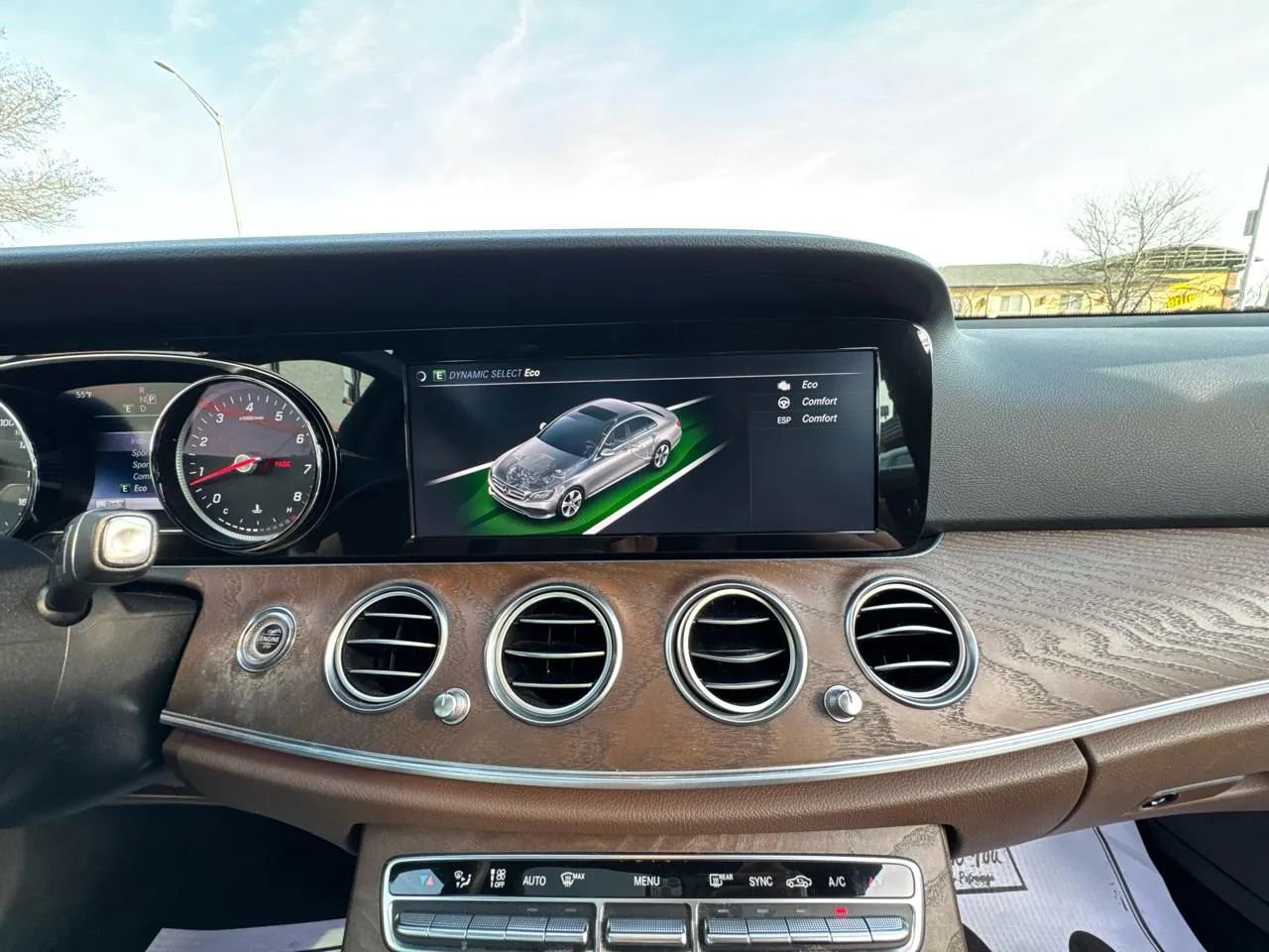 Used 2018 Mercedes-Benz E 300 image 38