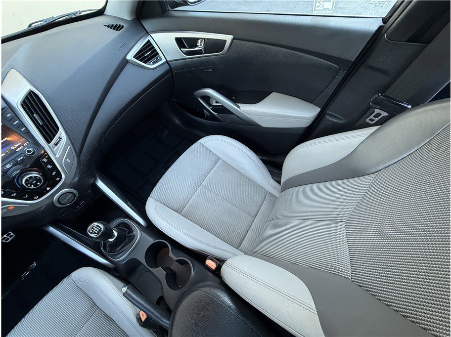 Used 2013 Hyundai Veloster w/ Style Pkg FWD image 12