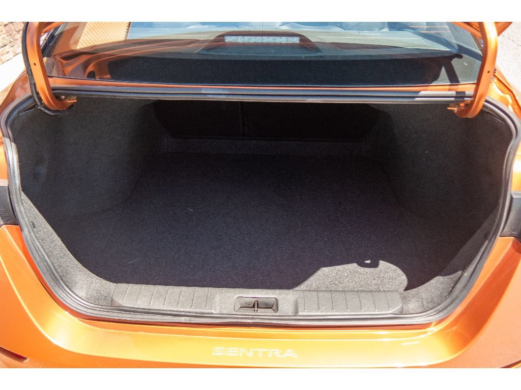 Used 2023 Nissan Sentra SR w/ SR Premium Package FWD image 28