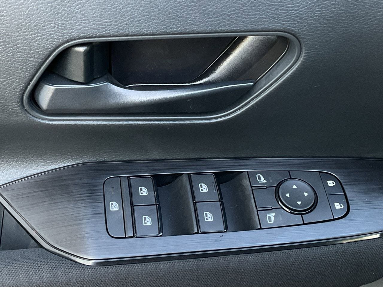 New 2026 Nissan Kicks S FWD image 11