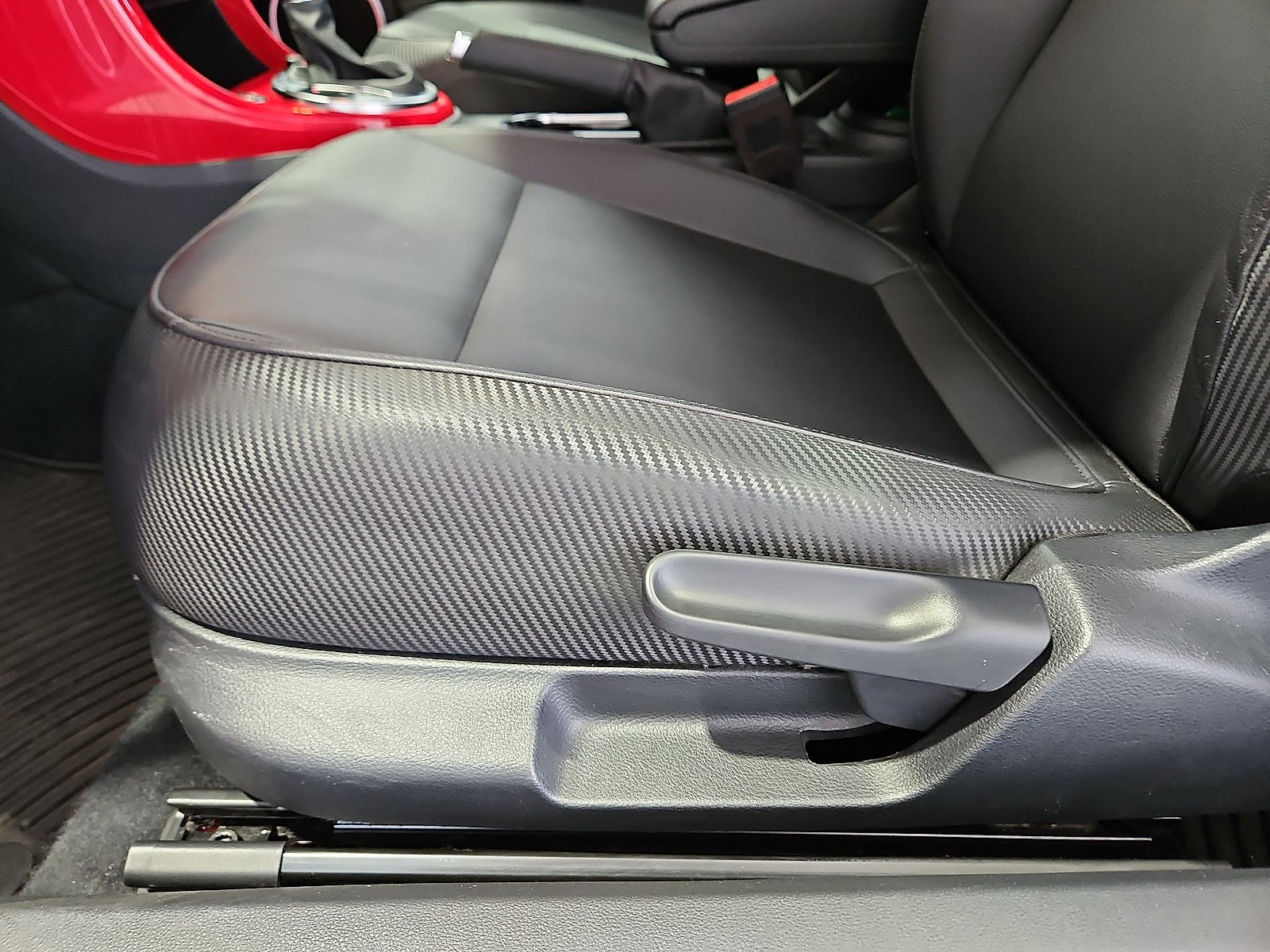 Used 2019 Volkswagen Beetle 2.0T SE FWD image 17
