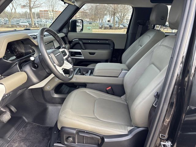 Used 2024 Land Rover Defender 90 S image 15