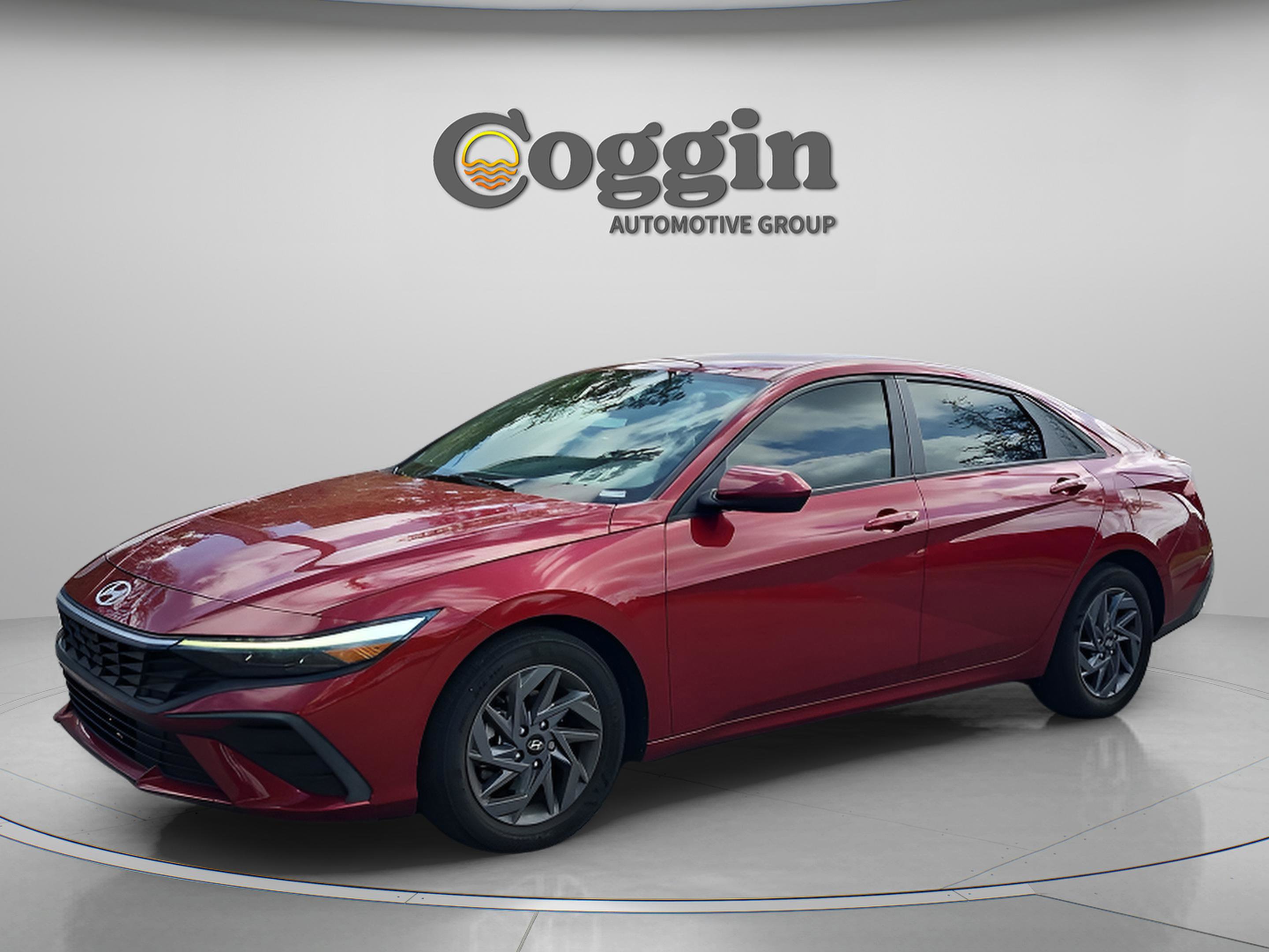 Used 2024 Hyundai Elantra SEL image 1