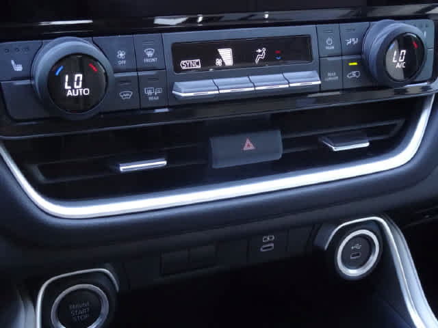 Certified 2024 Toyota Grand Highlander AWD image 29