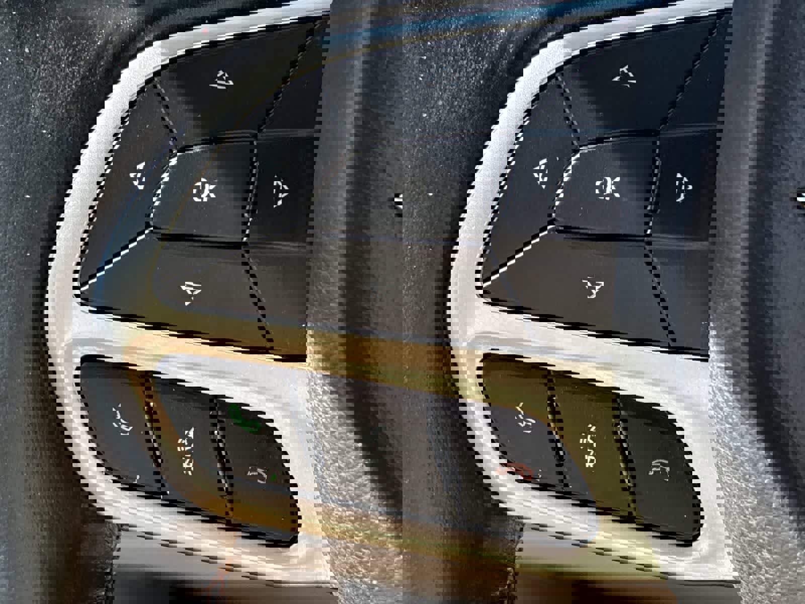 Used 2019 Chrysler Pacifica Touring-L image 33