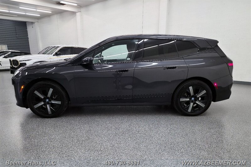 Used 2023 BMW iX xDrive50 w/ Convenience Package AWD/4WD image 4