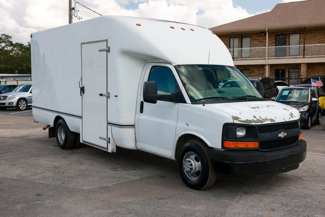 Used 2012 Chevrolet Express 3500 Extended RWD image 18