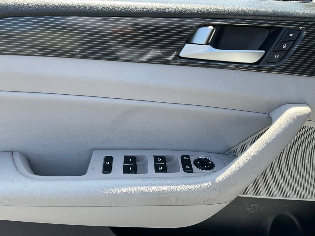 Used 2019 Hyundai Sonata Limited FWD image 23