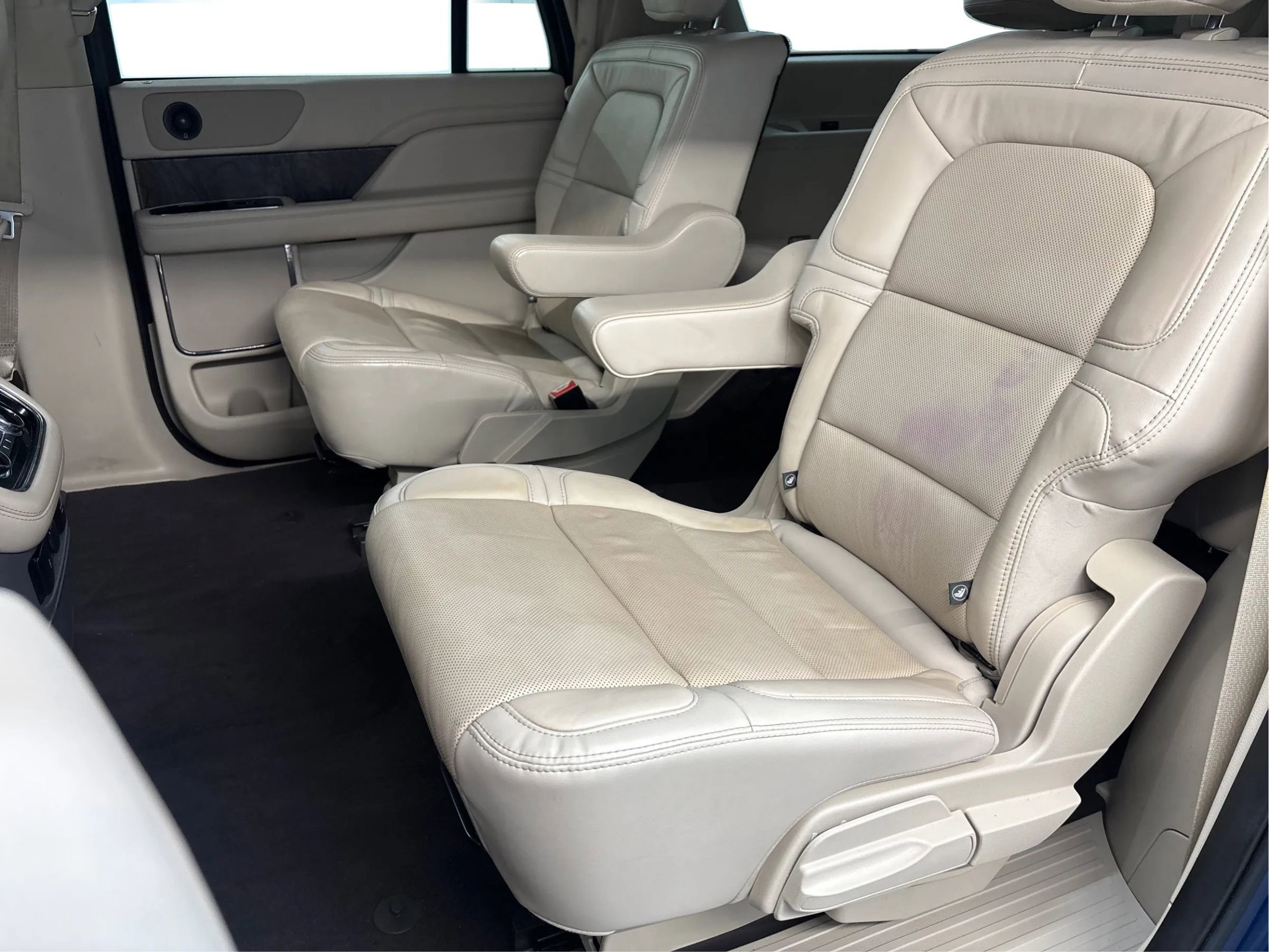 Used 2020 Lincoln Navigator L Reserve w/ Equipment Group 201A Reserve image 14