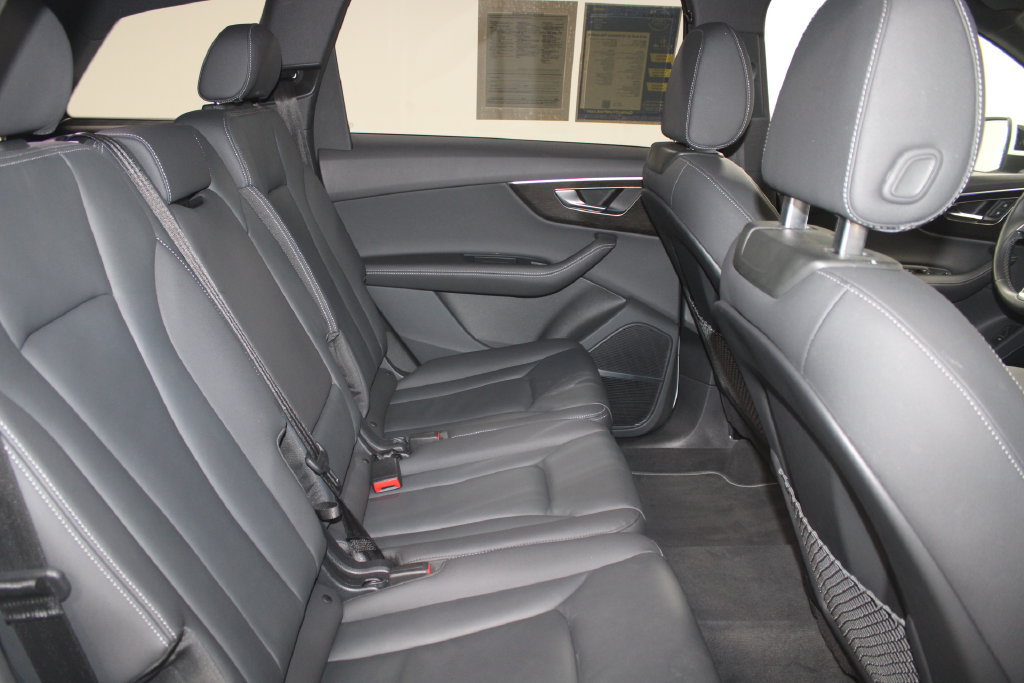 Used 2025 Audi Q7 3.0T Premium Plus AWD/4WD image 29