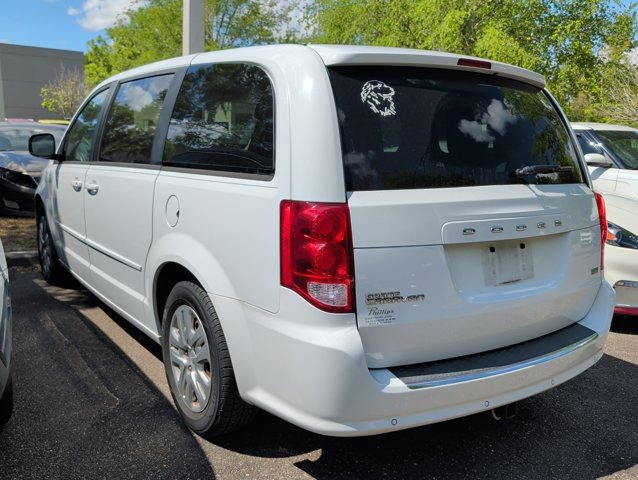 Used 2017 Dodge Grand Caravan SE FWD image 4