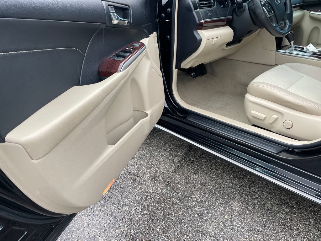Used 2013 Toyota Camry XLE FWD image 14