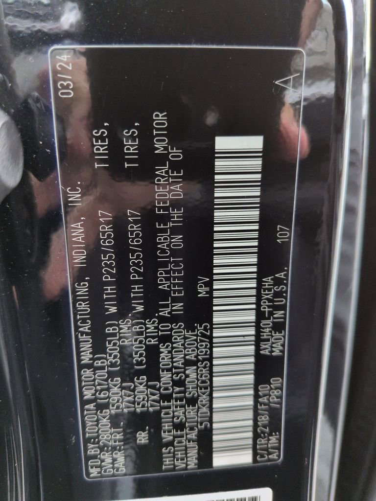 Used 2024 Toyota Sienna LE FWD image 29