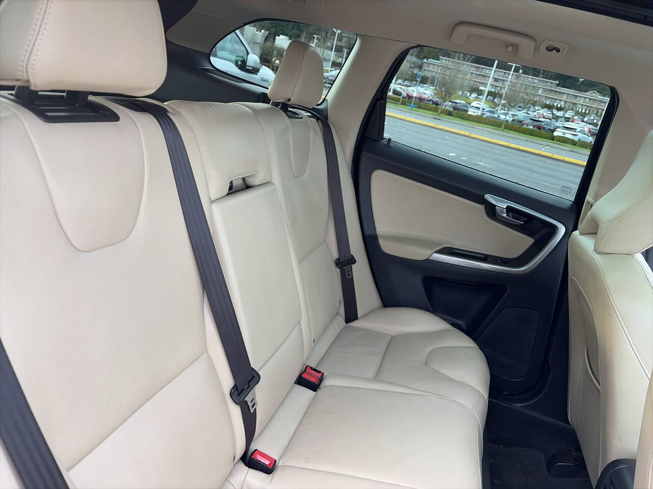 Used 2016 Volvo XC60 T5 Premier image 21