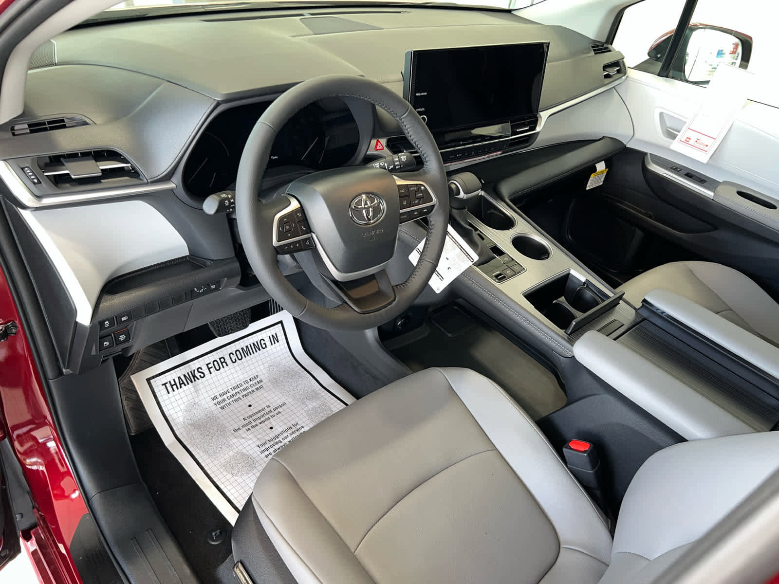 New 2026 Toyota Sienna XLE FWD image 7