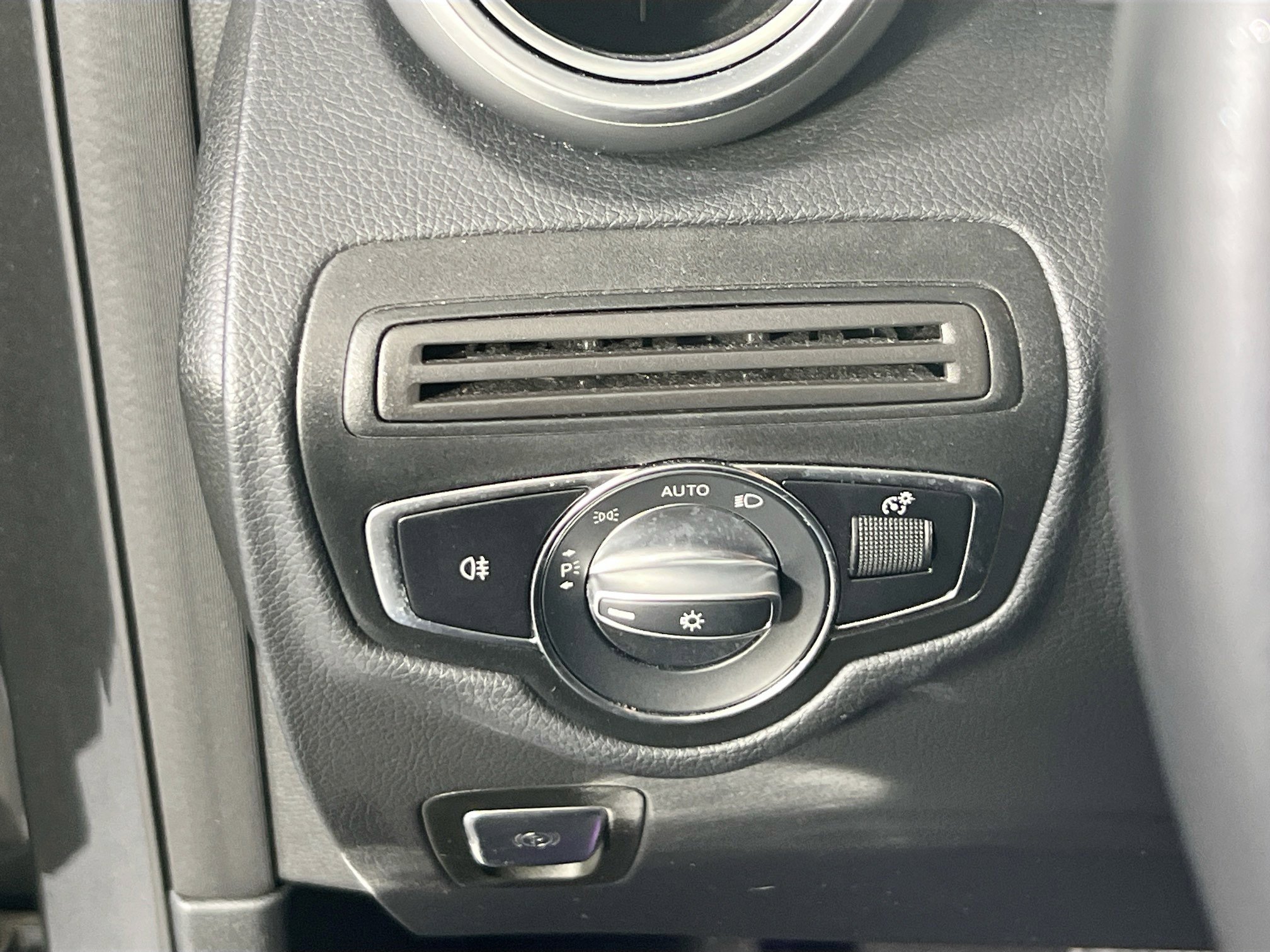 Used 2022 Mercedes-Benz GLC 300 4MATIC image 10