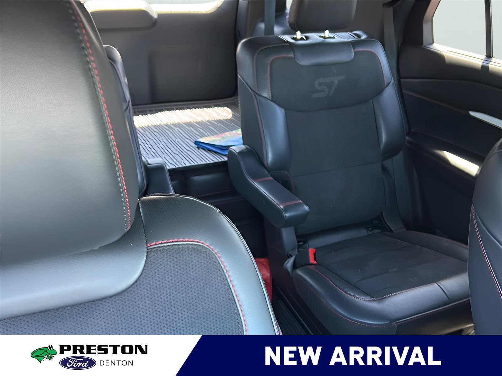 Used 2025 Ford Explorer ST AWD/4WD image 15
