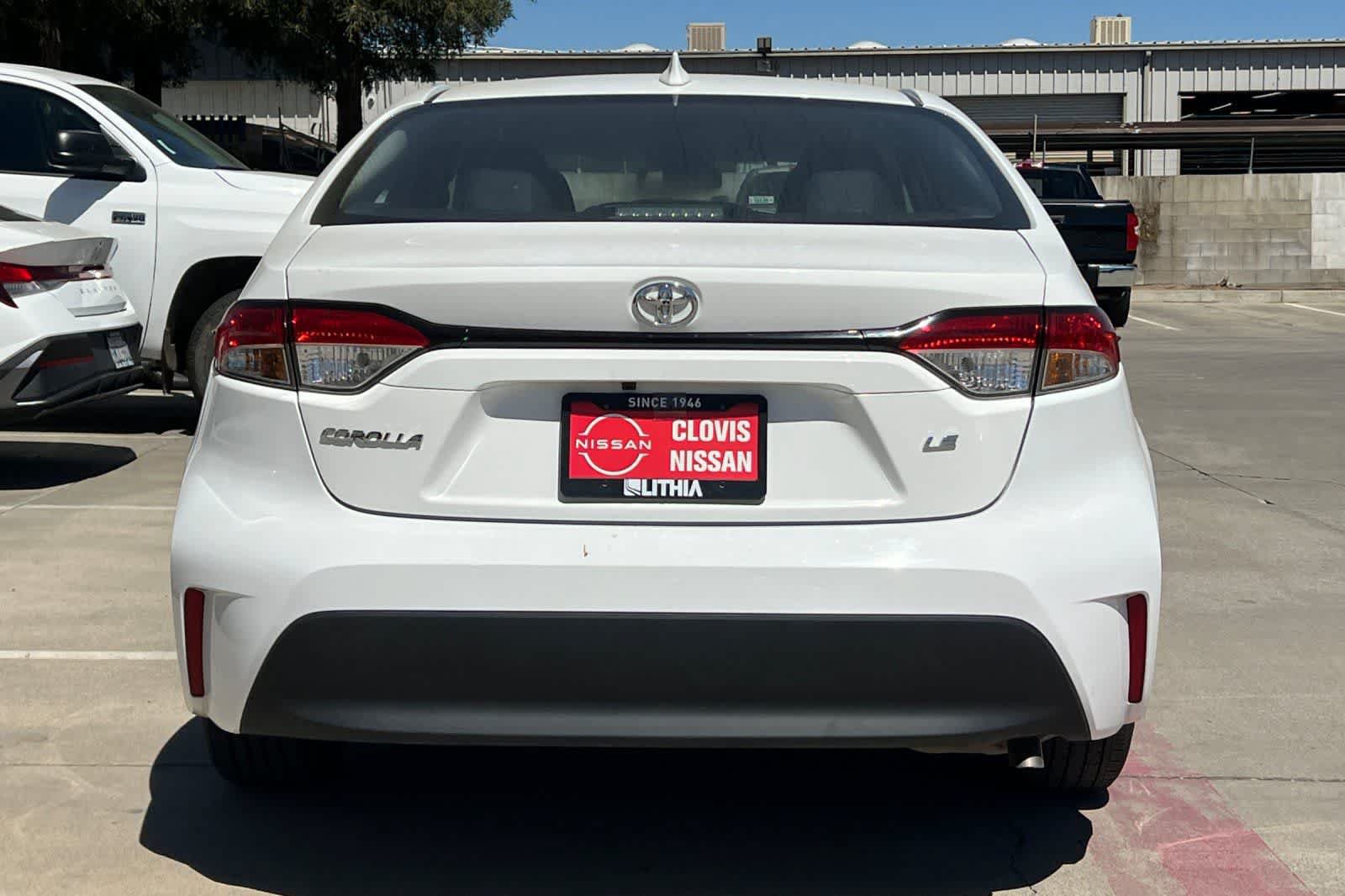 Used 2025 Toyota Corolla LE FWD image 8