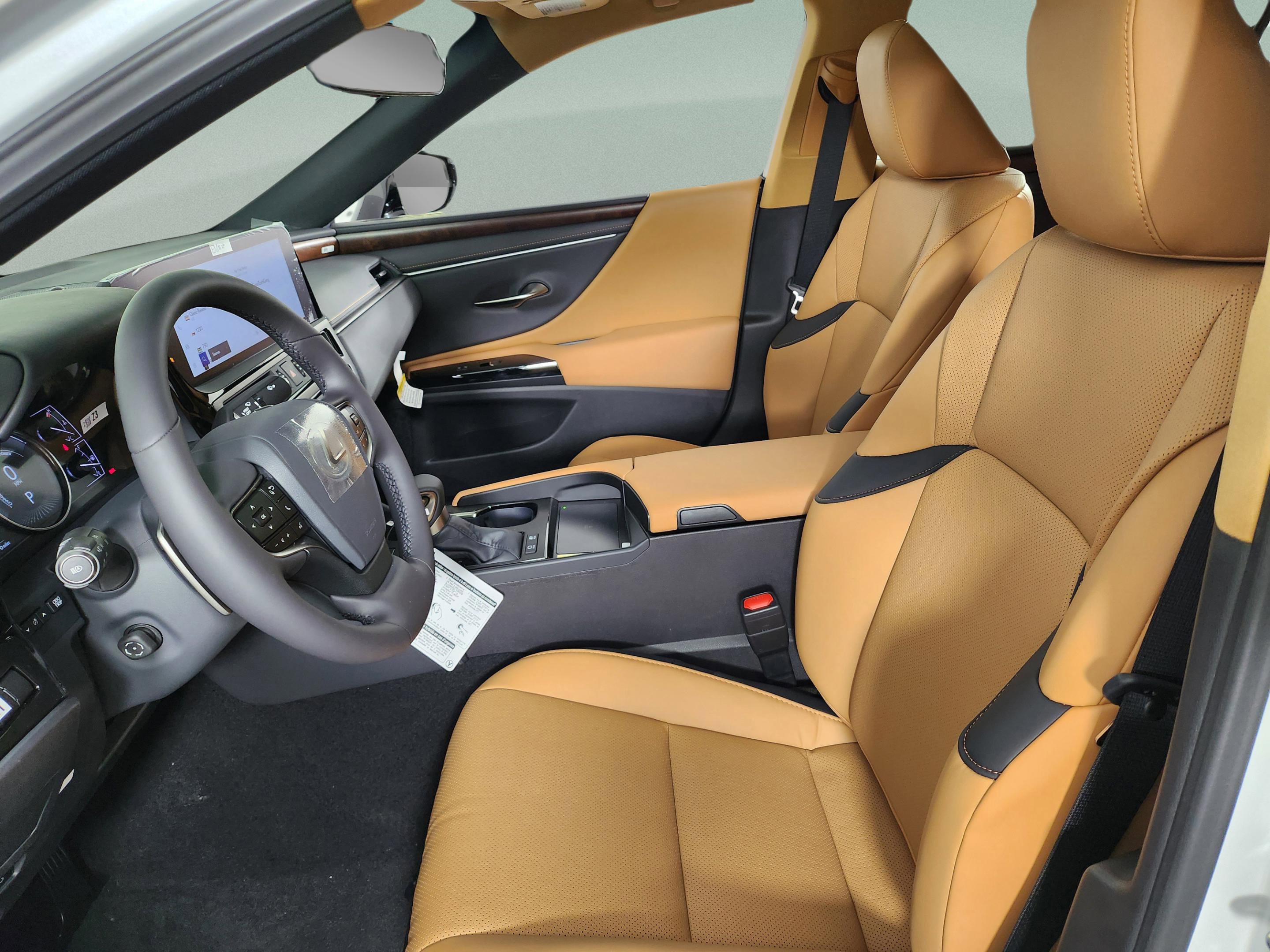 New 2025 Lexus ES 300h w/ Premium Package image 16