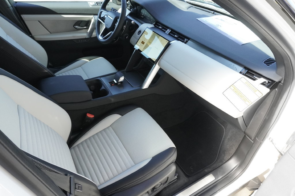 New 2026 Land Rover Discovery Sport Landmark AWD/4WD image 22