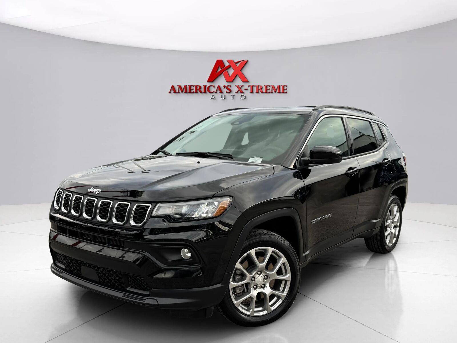 Used 2024 Jeep Compass Latitude w/ Sun and Sound Group AWD/4WD image 1
