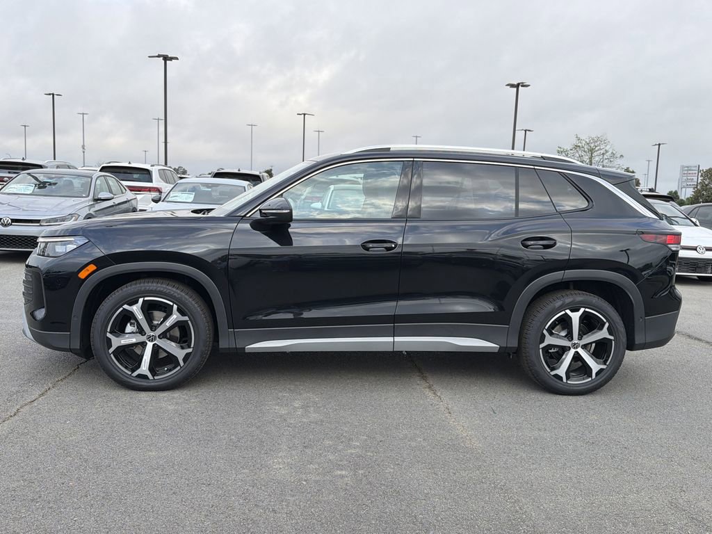 New 2026 Volkswagen Tiguan SE image 2