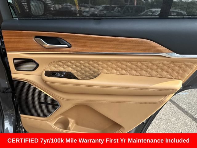 Used 2023 Jeep Grand Cherokee L Summit AWD/4WD image 13