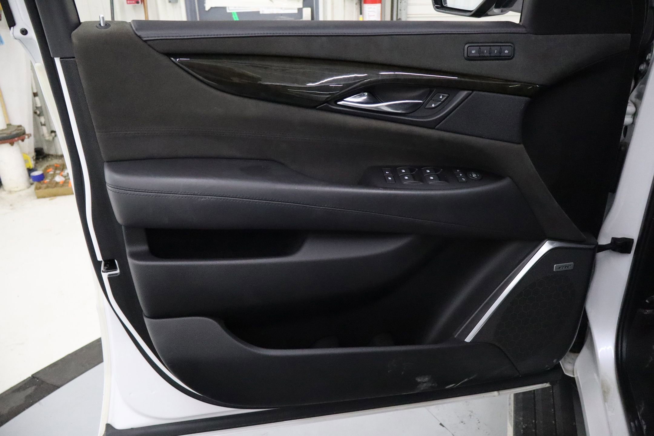 Used 2020 Cadillac Escalade Platinum image 13