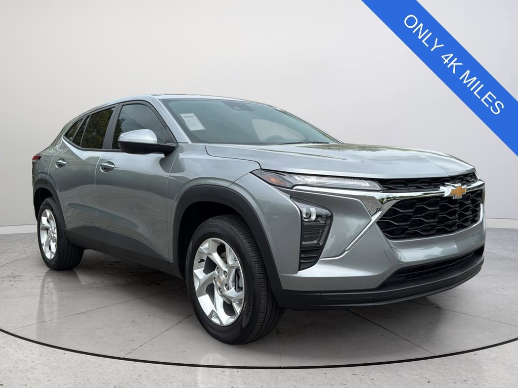 Used 2026 Chevrolet Trax LS w/ LS Convenience Package FWD image 1