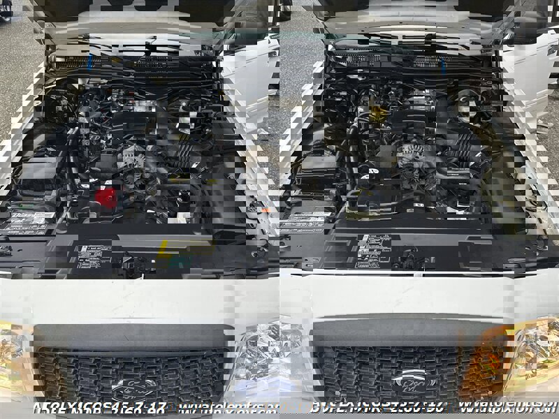 Used 2004 Ford Crown Victoria LX RWD image 26