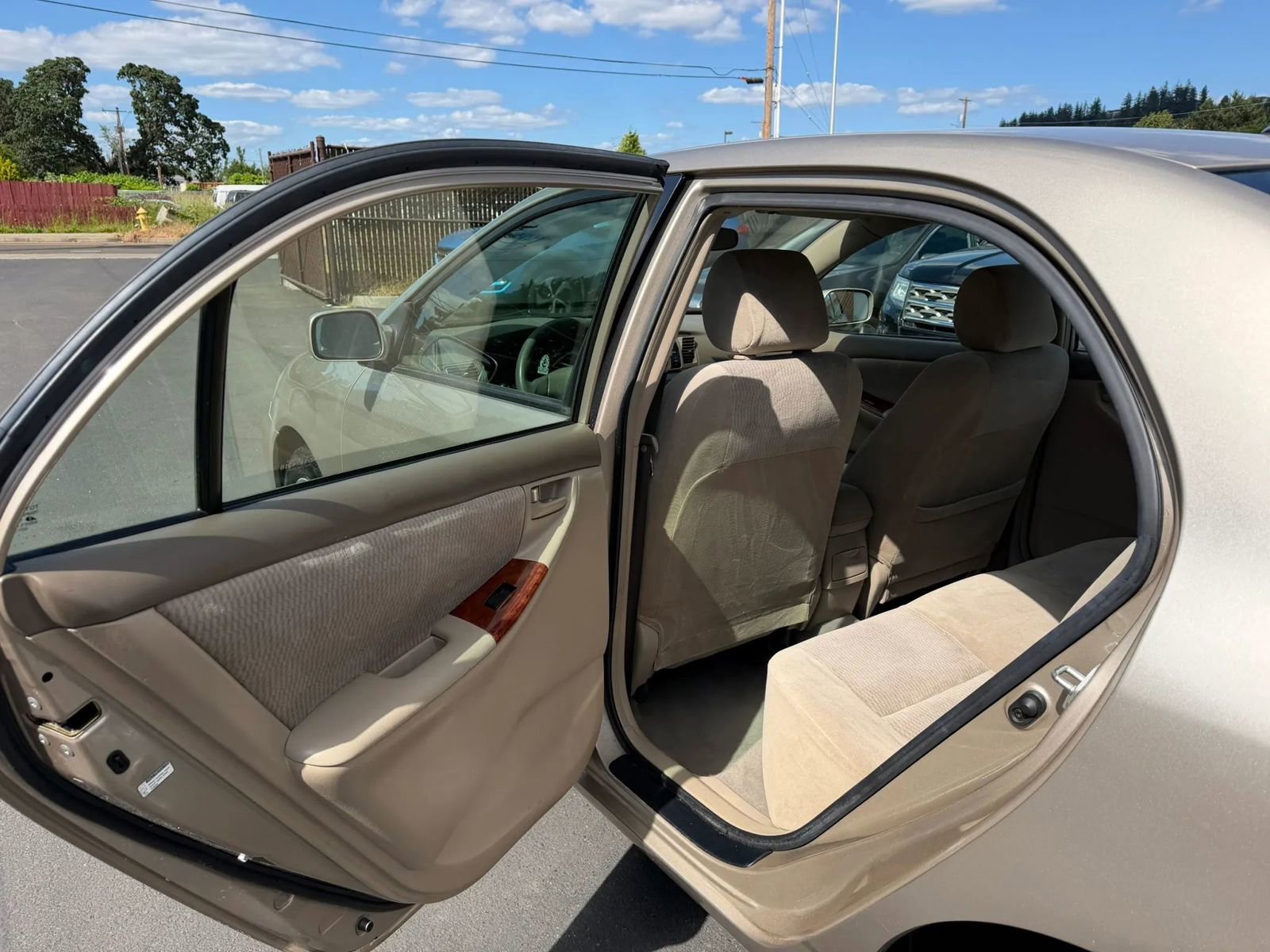 Used 2005 Toyota Corolla CE FWD image 11