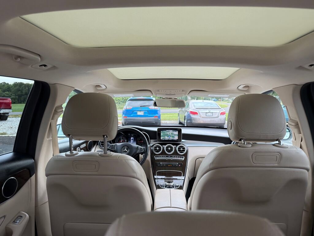 Used 2019 Mercedes-Benz GLC 300 4MATIC image 31